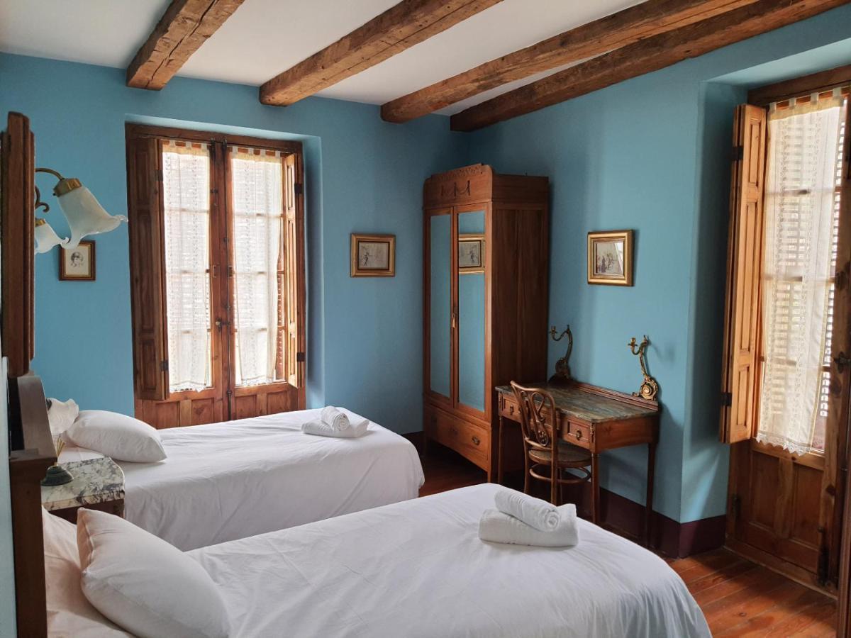Posada Magoria Anso Bagian luar foto